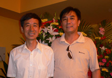 中国围棋协会的王汝南主席十分关心少年儿童的围棋培训工作，有时会抽空到快乐围棋教室来看望大家